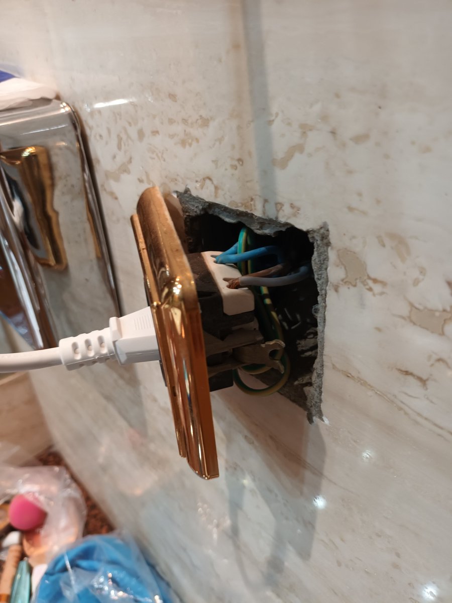Leescreature_ft's tweet photo. @BlueSeaHotels apparently this is a 4 star room! We recently stayed in the Blue sea costa bastion lanzarote. The hotel is falling to bits with major safety issues , from faulty sockets and fire alarms hanging off the walls to broken furniture and tiles falling off the pool! https://t.co/fWV8zpZq3U