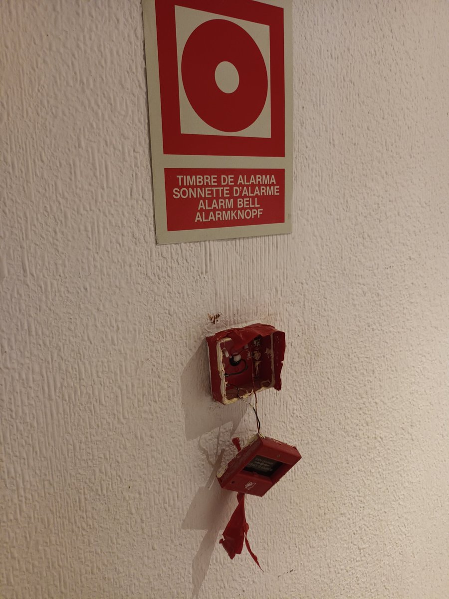 Leescreature_ft's tweet photo. @BlueSeaHotels apparently this is a 4 star room! We recently stayed in the Blue sea costa bastion lanzarote. The hotel is falling to bits with major safety issues , from faulty sockets and fire alarms hanging off the walls to broken furniture and tiles falling off the pool! https://t.co/fWV8zpZq3U