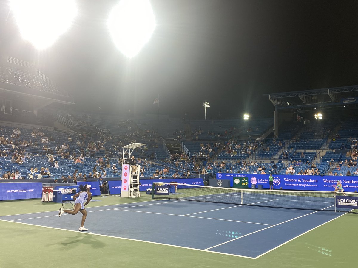 JustJocey09's tweet photo. Andddd I got the signed ball of the iconic @SloaneStephens tonight!! Was so amazing watching her courtside and I loved cheering for her at @CincyTennis!! #CincyTennis #HellaBlackHellaProud ππΎπΎβπΎ https://t.co/iBWSMqhZDl