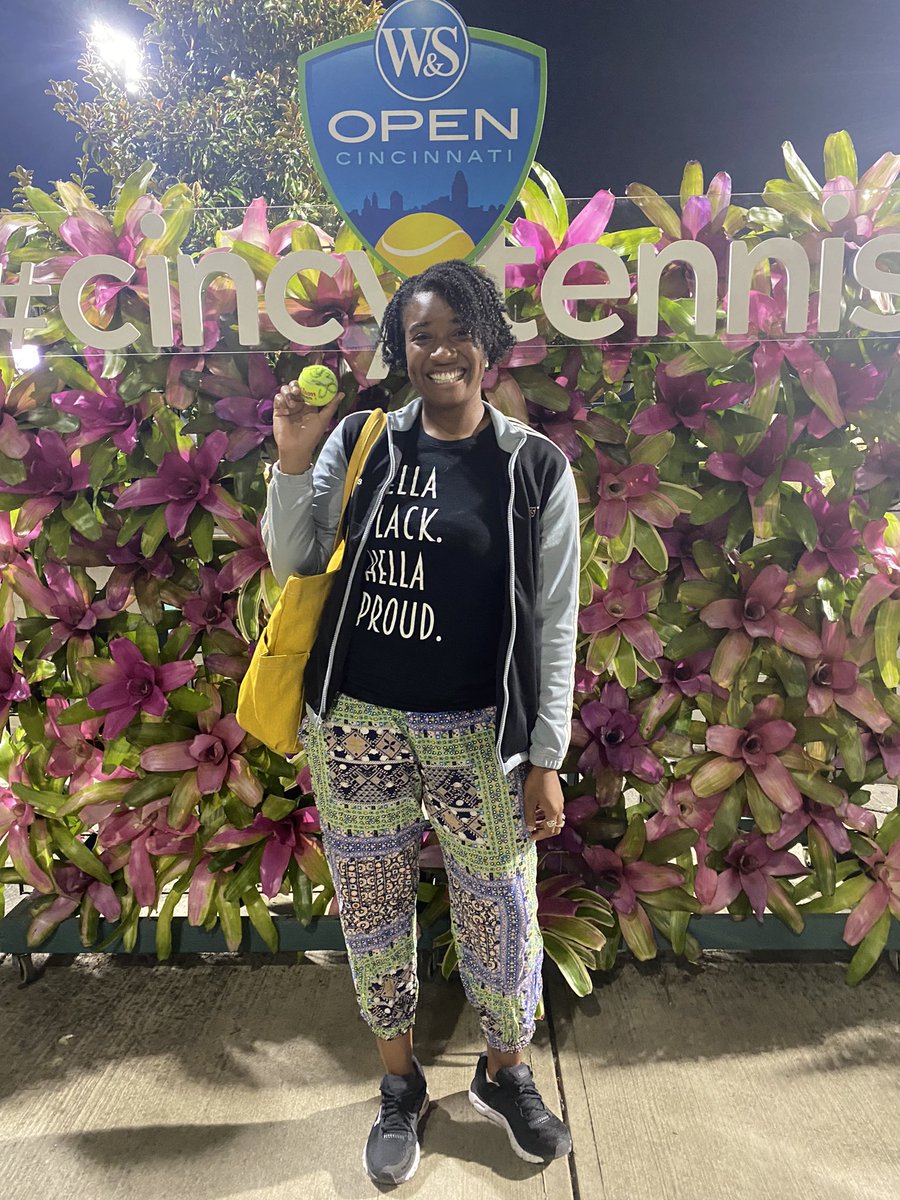 JustJocey09's tweet photo. Andddd I got the signed ball of the iconic @SloaneStephens tonight!! Was so amazing watching her courtside and I loved cheering for her at @CincyTennis!! #CincyTennis #HellaBlackHellaProud ππΎπΎβπΎ https://t.co/iBWSMqhZDl