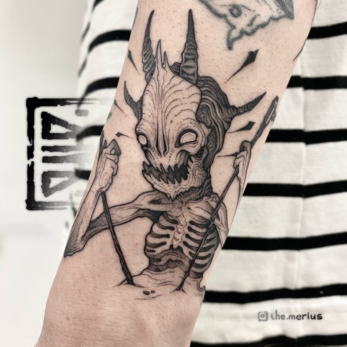 NftNeedle's tweet photo. I will sometimes publish interesting tattoos made in Needle Tattoo. Here is the work of Roman Merius. The demon hold the soul that belongs to him. The sketch was made by the master especially for the client. https://t.co/CALeDtATQ3