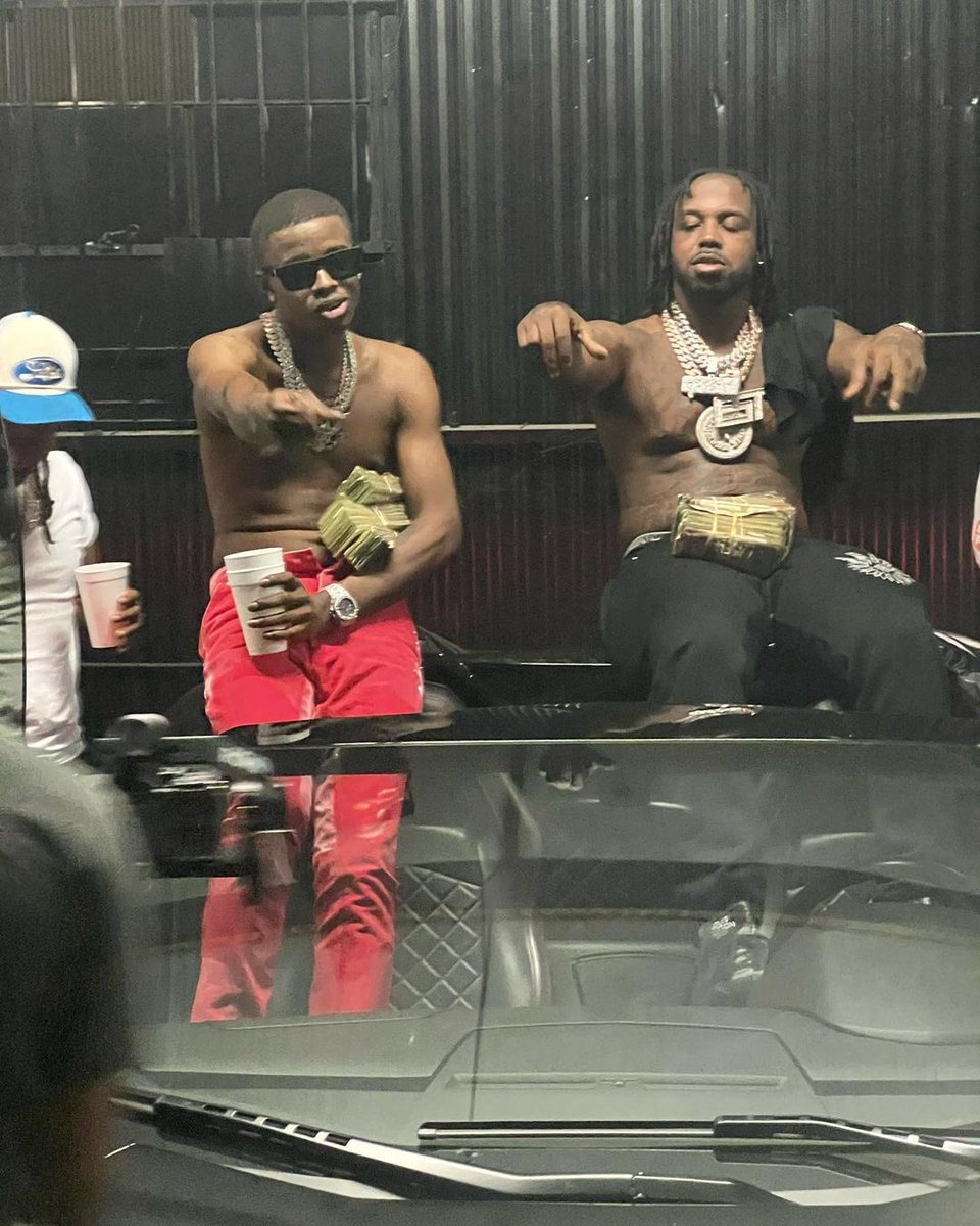 LilDouble0_'s tweet photo. I STILL DONT FEAR OR FEEL NUN 🚶🏾‍♂️🌎 TAPE OTW 🚶🏾‍♂️🚶🏾‍♂️🚶🏾‍♂️🔥🔥 @ESTGEE https://t.co/vp6XKt7u95