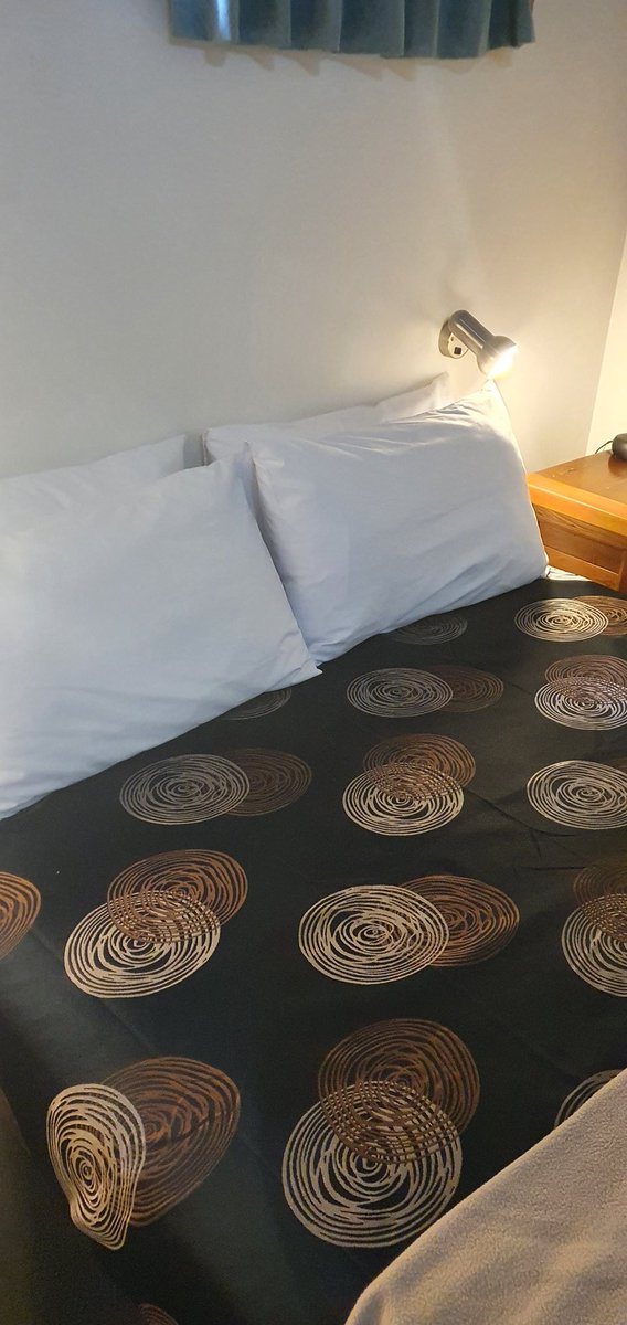 col-lee-flower tweet media