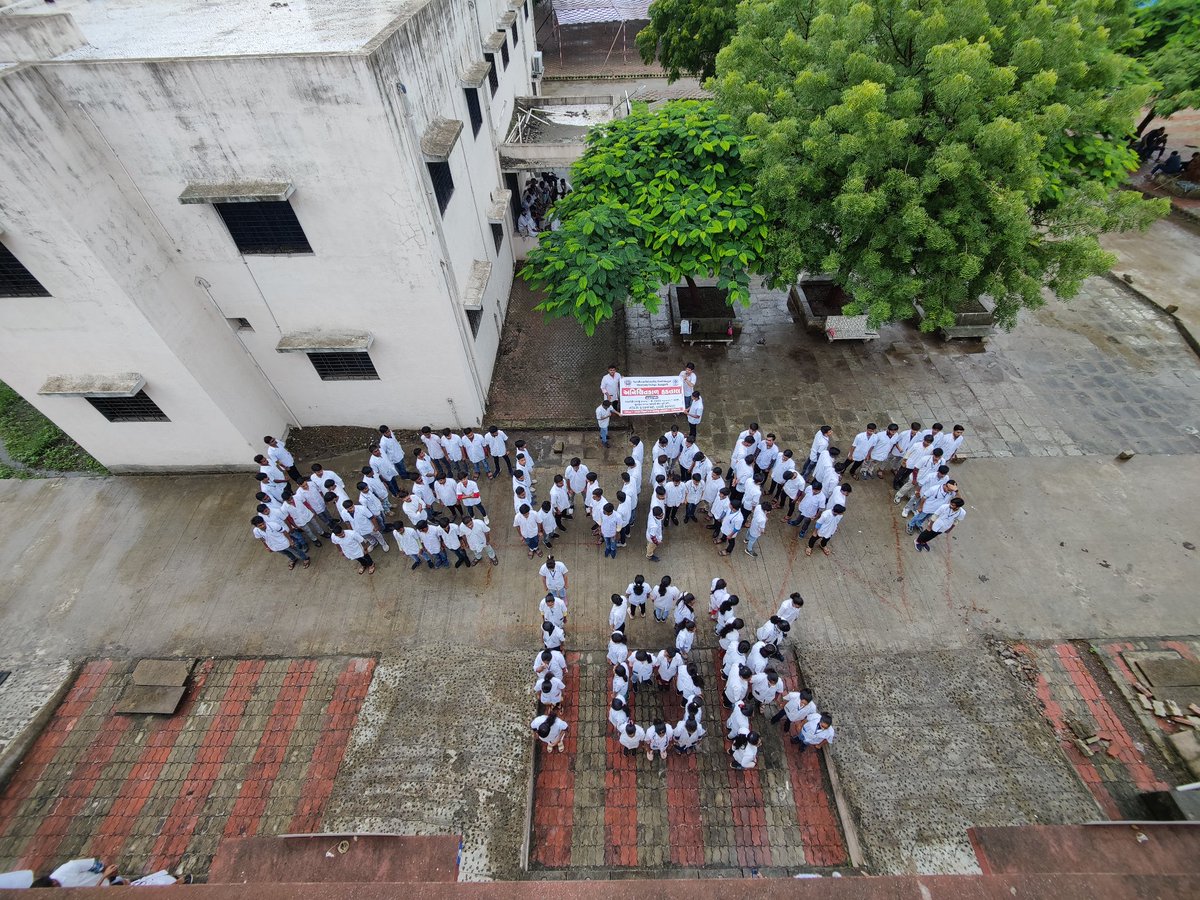 RameshKaretha2's tweet photo. This is not only about Money but is also about a Right.
#Increase_Guj_Vet_Stipend 
#guj_veterinary_students_on_strike 
@AAPGujarat @ArvindKejriwal
@Gopal_Italia @Isudan_Gadhvi
@CMOGuj @RaghavjiPatel @KanuDesai180 @CRPaatil @ndtv @tv9gujarati @VtvGujarati https://t.co/oRNaSr6JL5