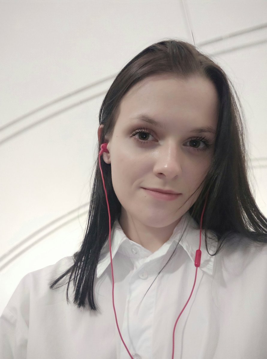 tayawillbefine's tweet photo. Такой потолок может быть на любой станции метро, так ведь? https://t.co/PGZktdN7vI