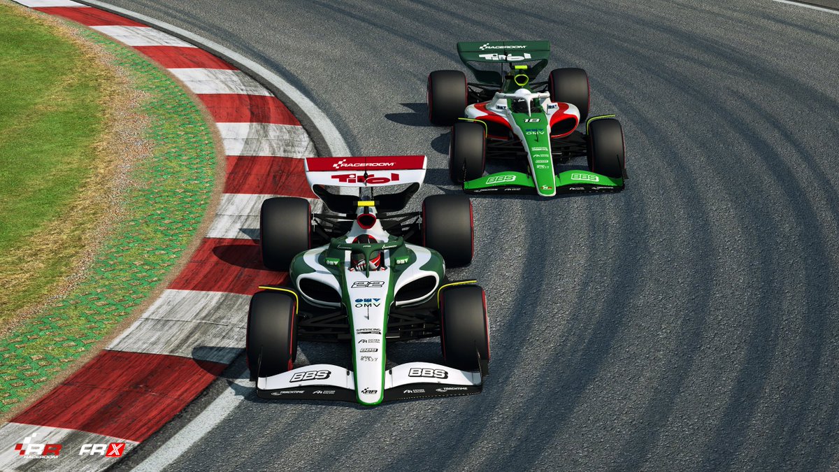 RaceRoom tweet media