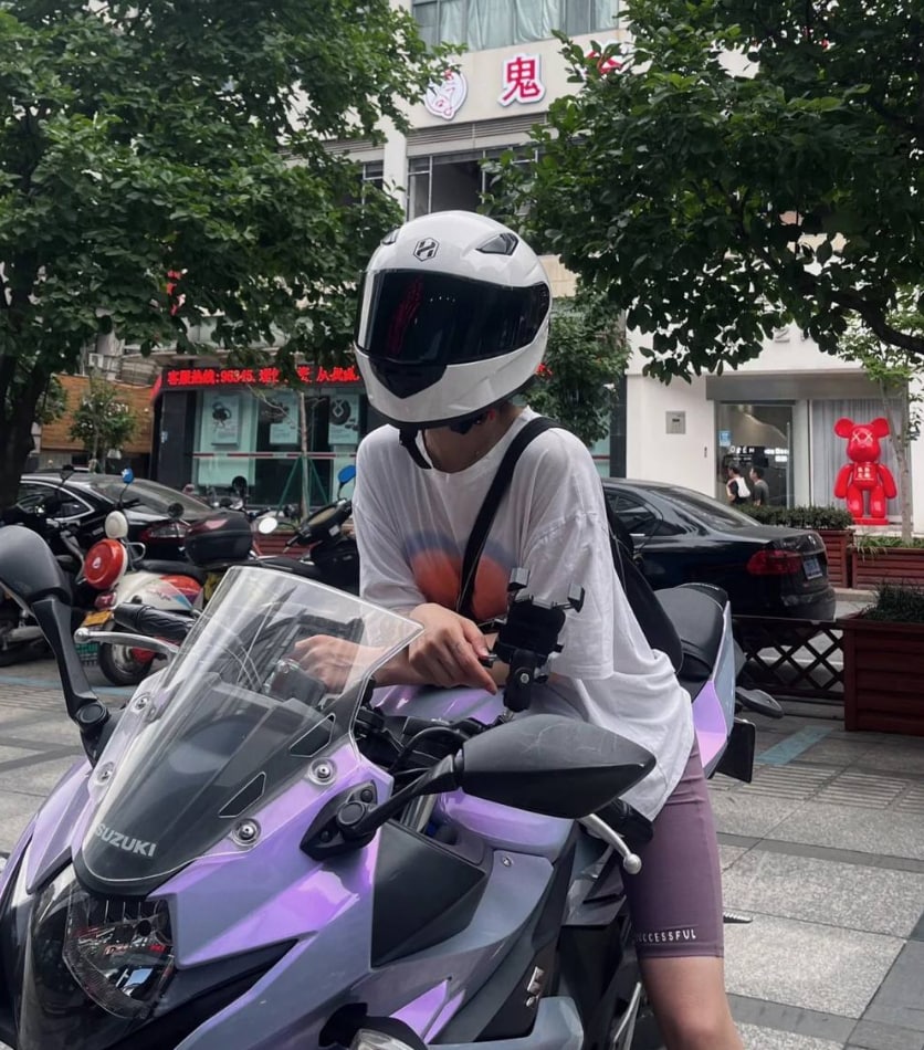 ks7804's tweet photo. 私のヘルメットはきれいですか。
#バイク https://t.co/0h5bbP4l9y
