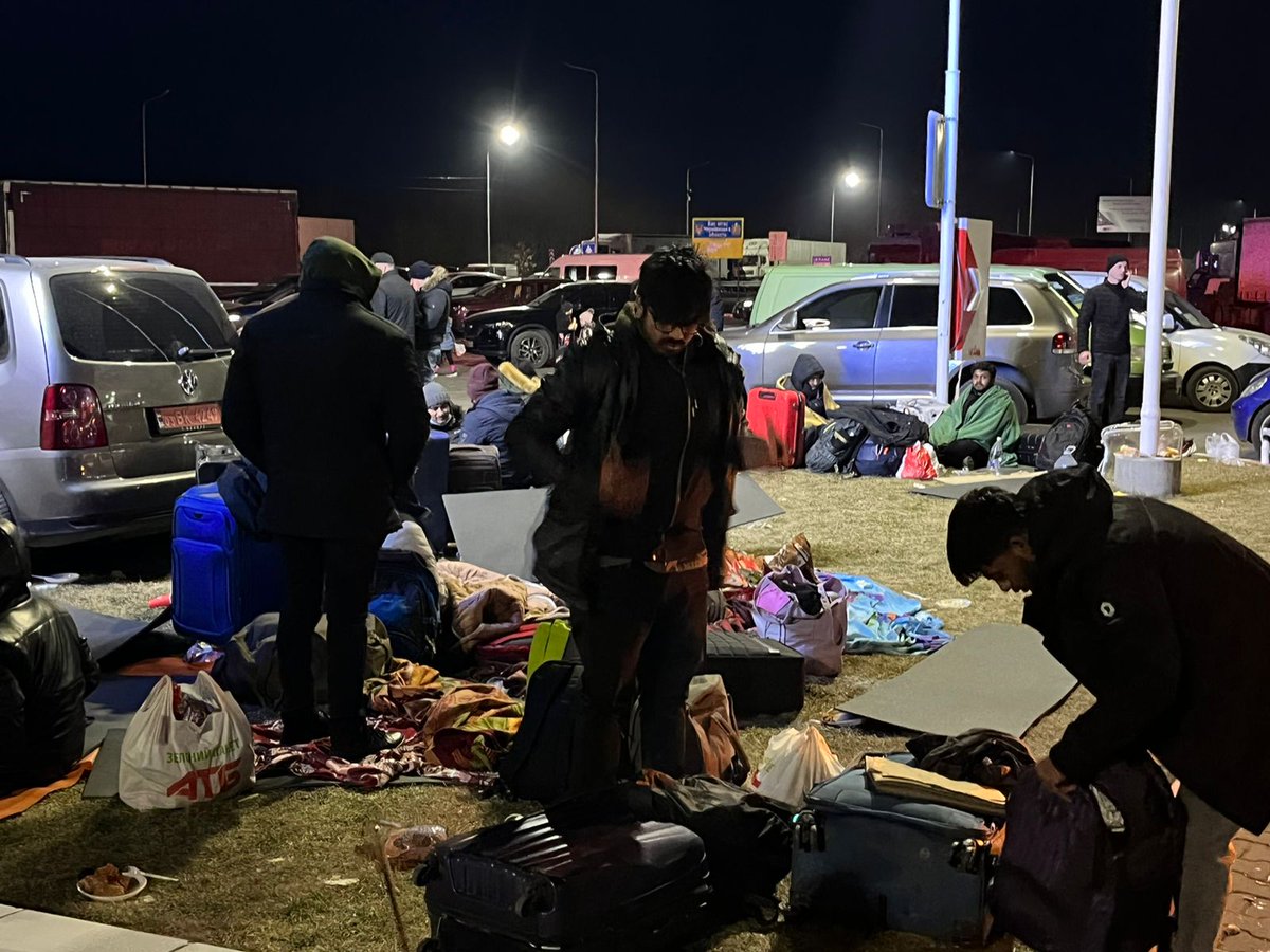 DrBabyy's tweet photo. Sitting patiently out there in the 'dark' and negative temperatures, eager to reach our homeland but who knew we were in for another nightmare. Indeed, we still remain #studentsindark.
@NMC_IND @PMOIndia @narendramodi @HMOIndia @RahulGandhi @yadavakhilesh @MamataOfficial https://t.co/yAwKpzkp3w