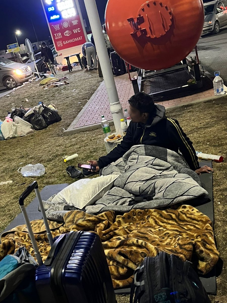 DrBabyy's tweet photo. Sitting patiently out there in the 'dark' and negative temperatures, eager to reach our homeland but who knew we were in for another nightmare. Indeed, we still remain #studentsindark.
@NMC_IND @PMOIndia @narendramodi @HMOIndia @RahulGandhi @yadavakhilesh @MamataOfficial https://t.co/yAwKpzkp3w