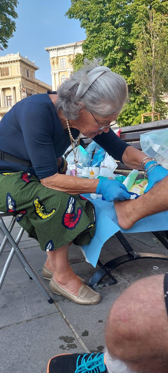 aid_collective's tweet photo. Bericht von Oliver (Vorstand des Human Aid Collective e.V.) über die Arbeit von zwei Ärztinnen und einer Reihe weiterer jungen Menschen, die in Triest/Italien geflüchteten Menschen helfen. 
➡️ https://t.co/Rn8XWz4QEf

Hilfe kommt an. Spendet bitte weiter!
https://t.co/OFYER9uqrf https://t.co/sFMt34a8kO