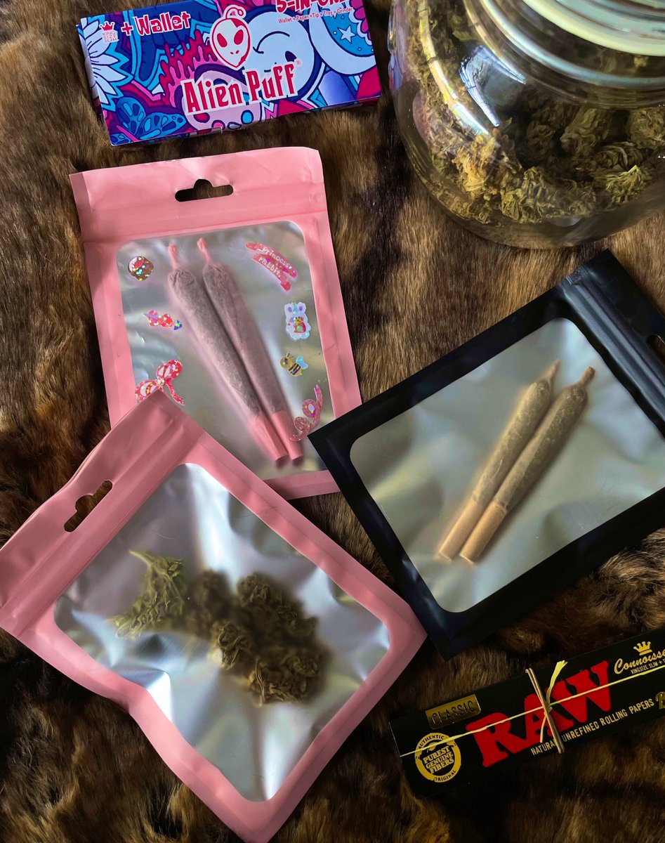 PattayaCannabis's tweet image. Who wants some❓Delivery in Pattaya 24 hours 🛵 แบบพันก็มีนะครับ รับทำพันลำทุกสายพันธุ์🤩
✨Buy 500 baht or more, get 5% discount on all orders.✨#jonit #pattayaweed #พันลําog #กัญชาพัทยา #กัญชาสัตหีบ #กัญชาบางแสน #ชนมือพัทยา #นัดรับพัทยา #กัญชาออแกนิค #กัญชารังสิต