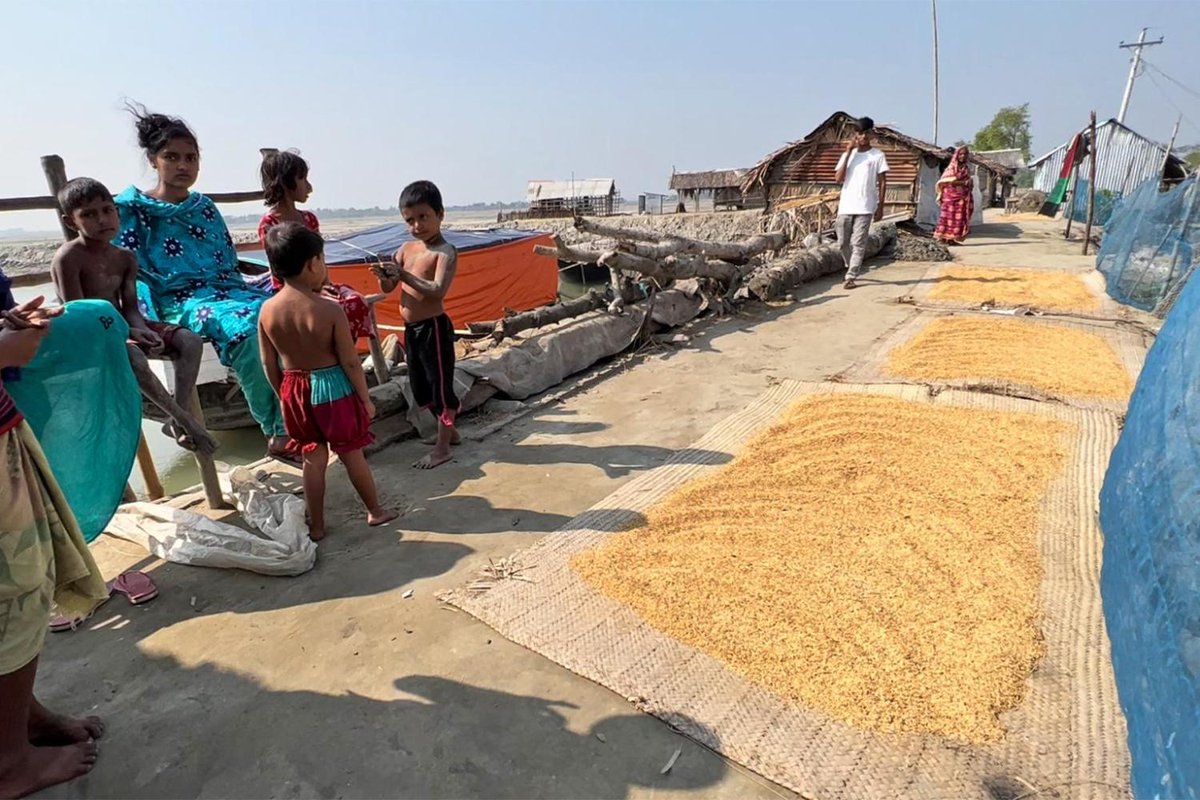 Farmers in coastal Bangladesh are defaulting more on their loans due to climate change-driven storms destroying the farms they put up as collateral. More frequent storms are as much a threat to the country’s financial sector as to farming & environment. bit.ly/3pjZKOp