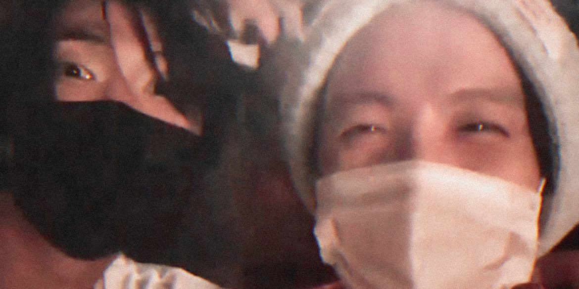 La manera en como sus ojos reflejan lo felices que estaban hoseok y namjoon estando en el concierto de billie, me encanta verlos divertirse, disfrutando de la música, deseo verlos así por siempre ❤️
