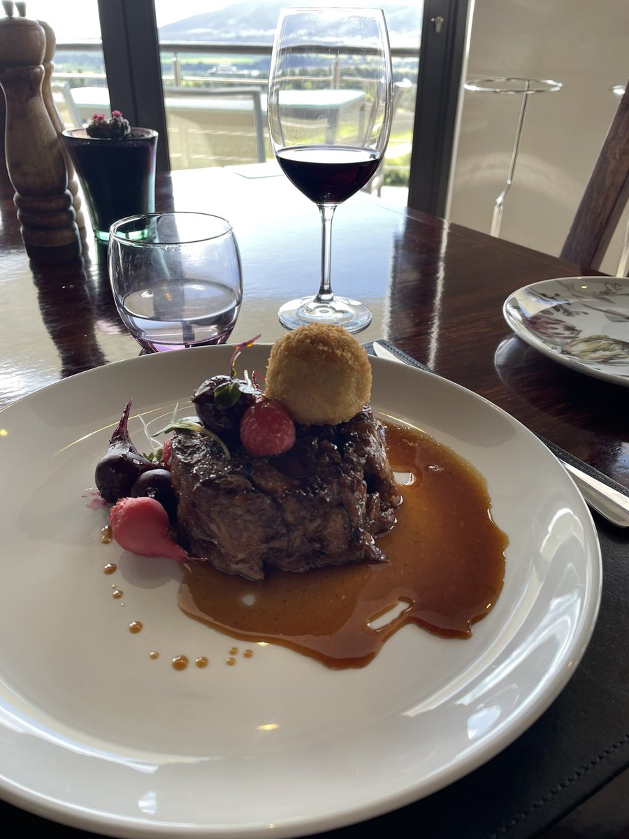 GLEN CARLOU
A one stop wine &amp; art experience. 
You can enjoy a 2 course or 3 course food and wine pairing in their restaurant with the most beautiful views.Lunch - R270 for 2 course &amp; R320 for a 3 course. This is definitely value for money.
#lunchatglencarlou  <a href="/glencarlou/">Glen Carlou</a>