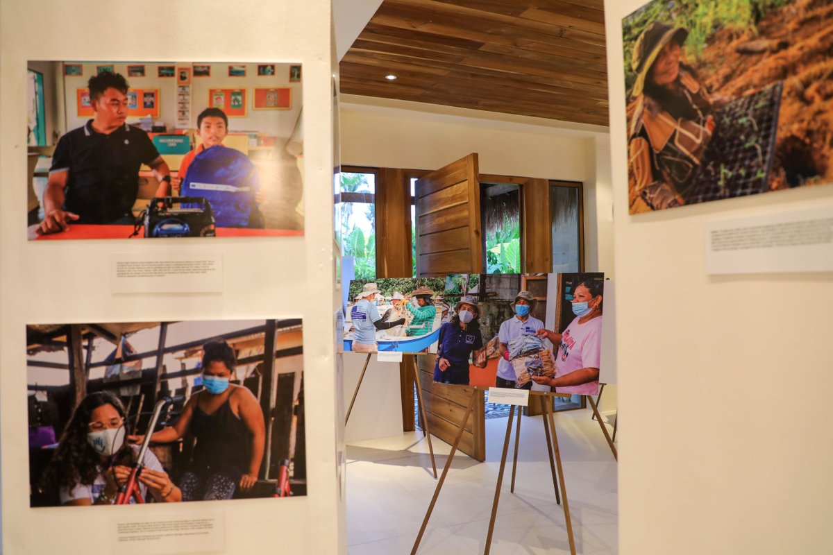 CDAnnieLocsin's tweet photo. Was honored to join @EUAmbPh Luc Veron along with our esteemed partners from the @eu_echo supported #TyphoonRai response in launching The Last Mile photo exhibit. It is a testament to months of hard work and collaboration with LGUs to uplift affected communities
#ItTakesAVillage https://t.co/bR0ETJuvwa