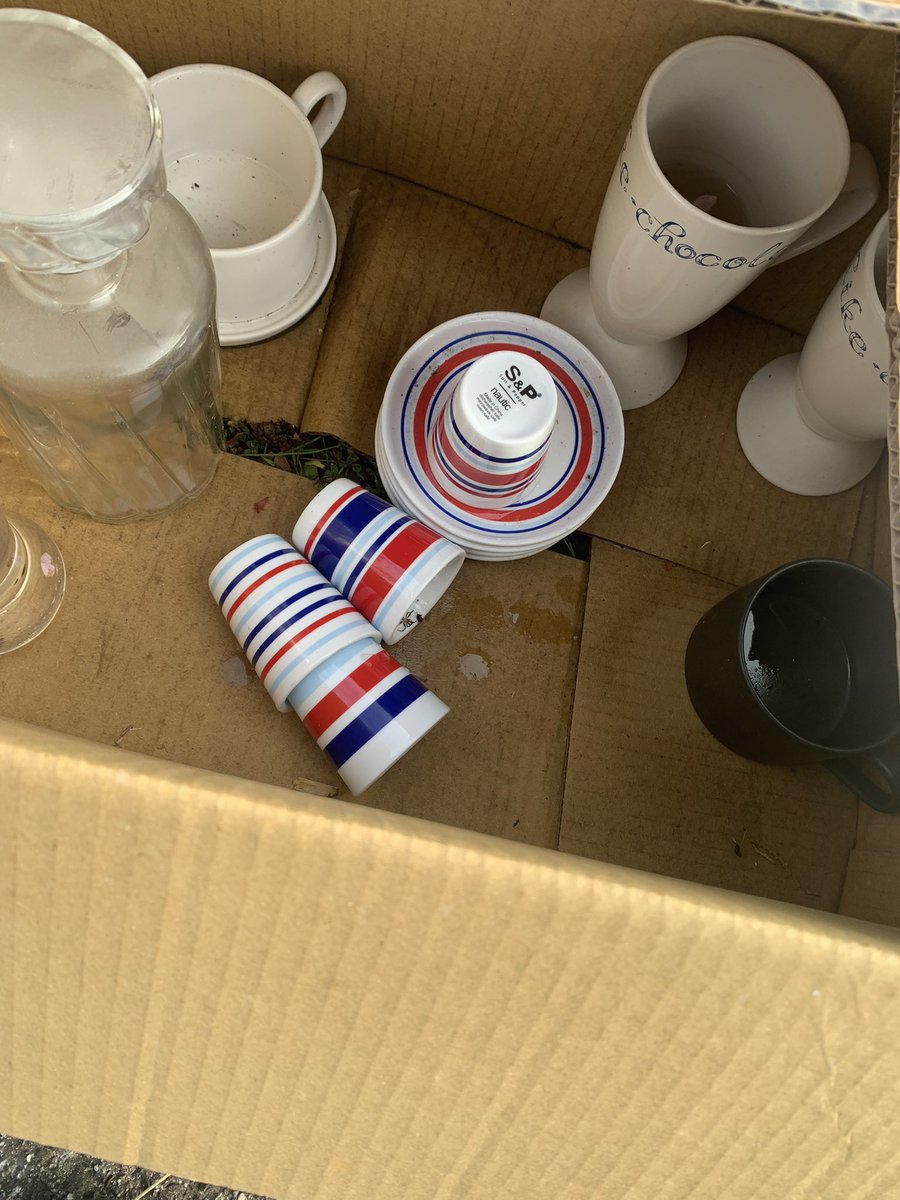 sirfat's tweet photo. Found out where Wally was enjoying a spot of tea. #hardrubbish https://t.co/GmfHzGqawK