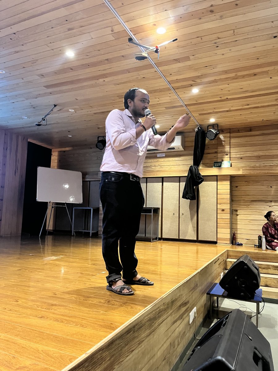 FSSurat's tweet photo. G8 Humanities Ss attended a guest speaker session on Nuclear hazards focused on Chernobyl nuclear disaster. The session was divided into two parts: the physics part and the political, economic and social impact.
#FSWay #FSHappenings #FSStudents #FSLife #IBClassrooms https://t.co/93QEhySsJ7