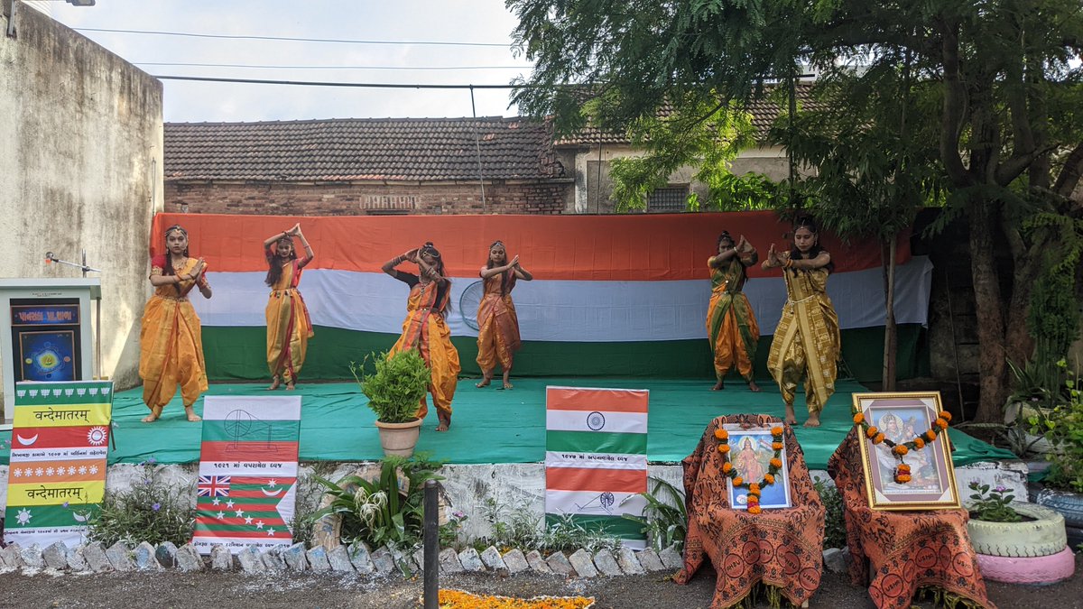 PanasadaS's tweet photo. Happy Independence day https://t.co/T4kYfosHfV