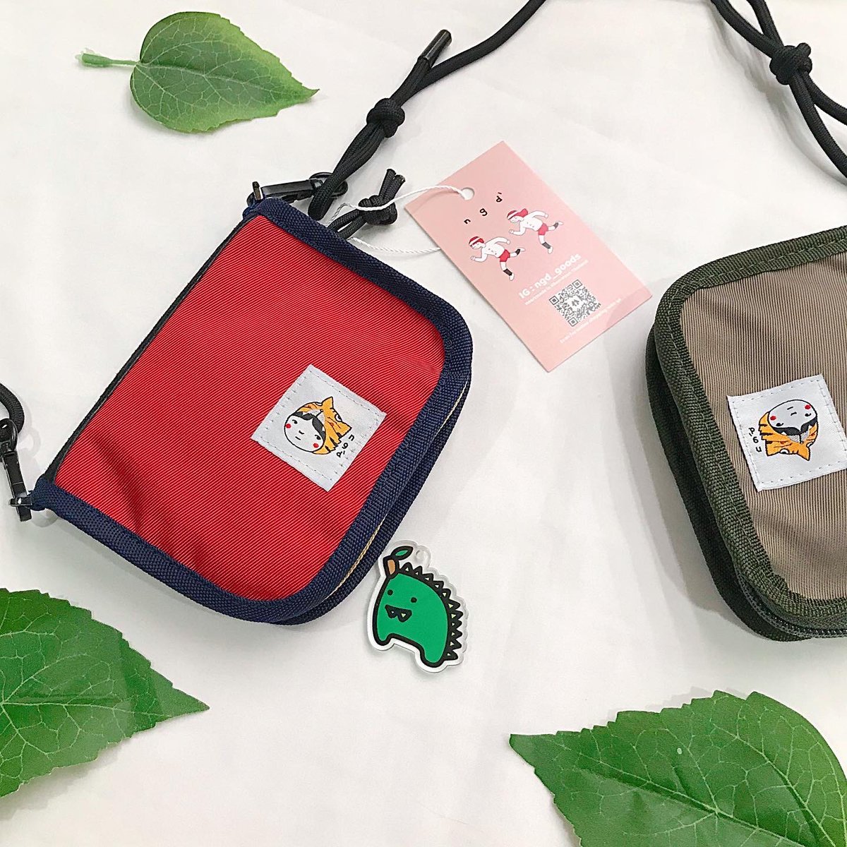 jackfruitsaurus's tweet photo. Tiger Wallet 680฿ 🐯✨🫶🏻💖
กระเป๋าสตางค์สามารถสะพาย หรือถอดสายใช้เดี่ยวๆก็ได้ดีสุดๆไปเลยยย🥹
ทำจากผ้าไนลอน กันน้ำได้ เหมาะกับหน้าฝนตอนนี้มาก🌧💖
มีช่องให้ใส่เยอะ ทั้งแบงค์ บัตรต่างๆ และมีช่องใส่เหรียญด้วย✨
#กระเป๋า #กระเป๋าสตางค์ #กระเป๋าสะพายข้าง #Wallet https://t.co/SWKkztibxL