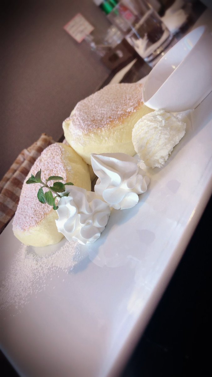 mimi5694's tweet photo. パンケーキ食べたい！
誰か美味しいとこ連れてってくれる人〜！ https://t.co/ceRG6BHhcY
