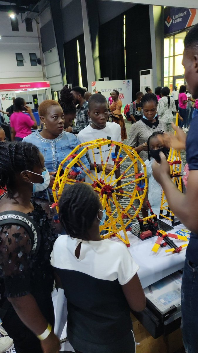 edufunSTEMnig's tweet photo. See how amazed the kids and parents were, when they saw this magnificent model of Merry-go-round. They even got more amazed when they found out they could also build such model from scratch on their own.
#fischertechnik
#earlychildeducation
#robotics
#steamfunfest
#coding
#tech https://t.co/RHODZ2Plkp