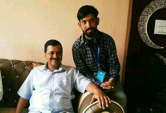 DevenderYadav_'s tweet photo. हम सबके आदर्श,देश में नई राजनीति की शुरुवात करने वाले @AamAadmiParty के राष्ट्रीय संयोजक और दिल्ली के CM @ArvindKejriwal जी को जन्मदिन की बहुत बहुत बधाई एवं शुभकामनाएं।🎂

भगवान से दुआ है कि आपको सैदव स्वस्थ और खुश रखे।देश को आपकी जरूरत है।

#HappyBirthdayArvindKejriwal https://t.co/6qgd97owSW