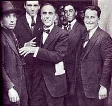 DarioBallini's tweet photo. #16agosto 1924. In un bosco di Riano viene trovata la salma del deputato socialista #GiacomoMatteotti. 
Rapito ed ammazzato dai fascisti, compreso Mussolini che di questo omicidio ha la responsabilità politica e morale. 

"Il fascismo non è un'opinione, è un crimine" 
G.Matteotti https://t.co/LXINC4wmZQ