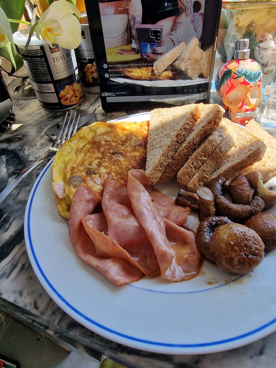 SmoketownTemple's tweet photo. #AtomicBlaze #Skinhead
#Atomicblond #blond
#Hardcore #Brunch #Hardcorelady
#Dominatrix #Master
#bdsm
#enfluencer
#NudeModel
#Dancer
#Blessed
#HSHL888
#Cannabis
#CannabisMistress
#Stoner
#CannabisAdvocate
#Model
#Singer
#Actress https://t.co/dn8K88ONlL