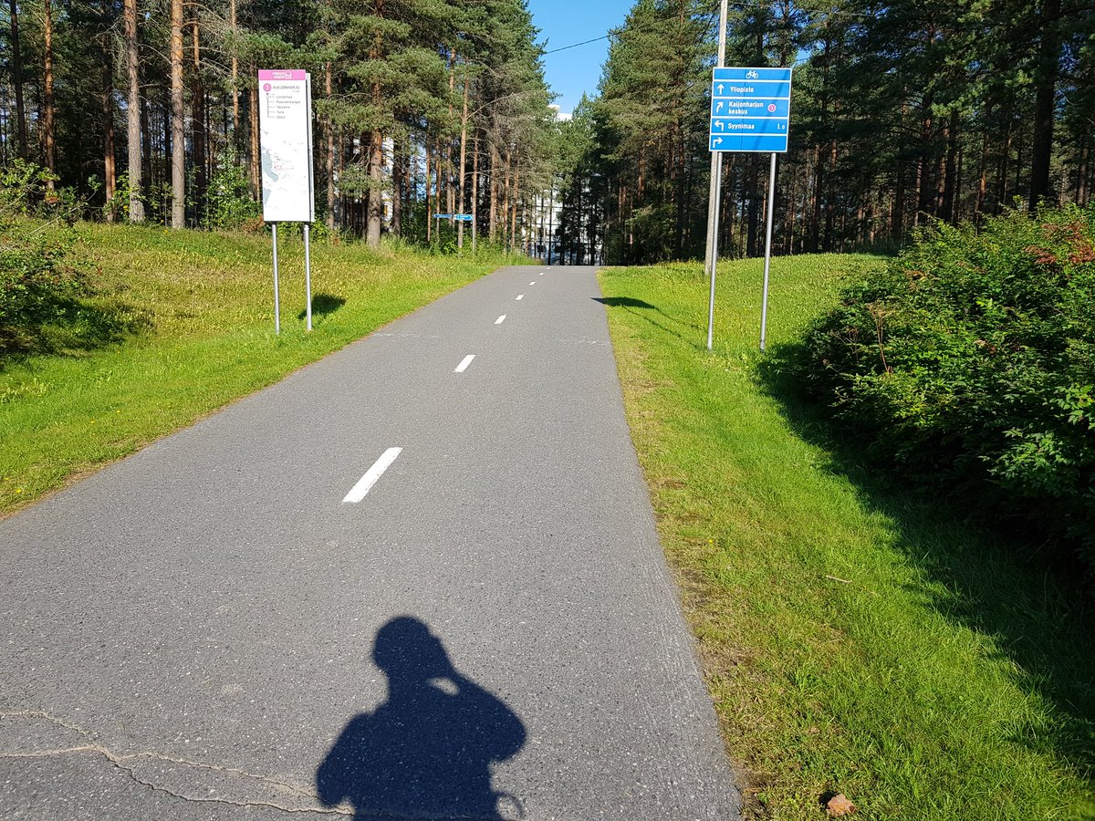 helihon's tweet photo. Good morning Oulu! Pyörätienne ovat upeat #rsd2022 https://t.co/bxHeu2eI74