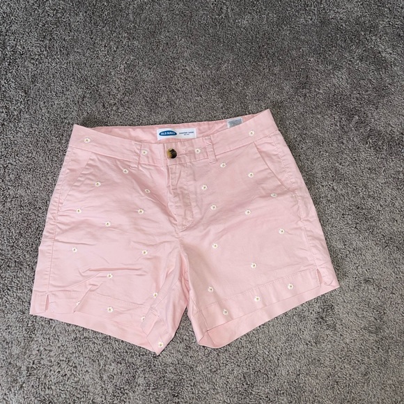 GanMuimono's tweet photo. So good I had to share! Check out all the items I'm loving on @Poshmarkapp #poshmark #fashion #style #shopmycloset #oldnavy #urbanoutfitters #ragbone: https://t.co/ooJWLZBfI6 https://t.co/ZitKXVK8Op
