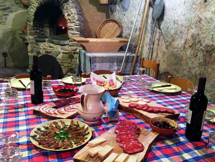 CiaoNico's tweet photo. Was versteht man unter Albergo Diffuso? In diesem Beitrag geht es um das #Albergo #Diffuso #EcoBelmonte in #Kalabrien 👉https://t.co/Hj5wRwM1lP @Visit_Calabria_ @SonoitaliaInfo https://t.co/nEHrkRiYCw