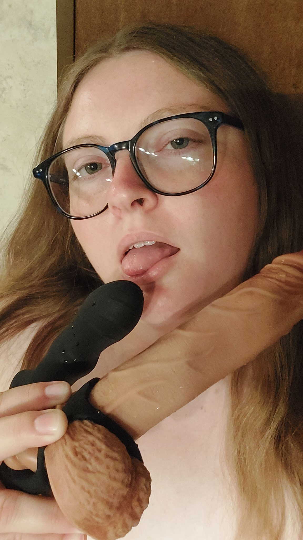 This wonderful toy from @WillSmith0212 made a lovely addition to my "partner" tonight! Head over to his profile of you want to experience one too! https://t.co/y8NNNMO32U