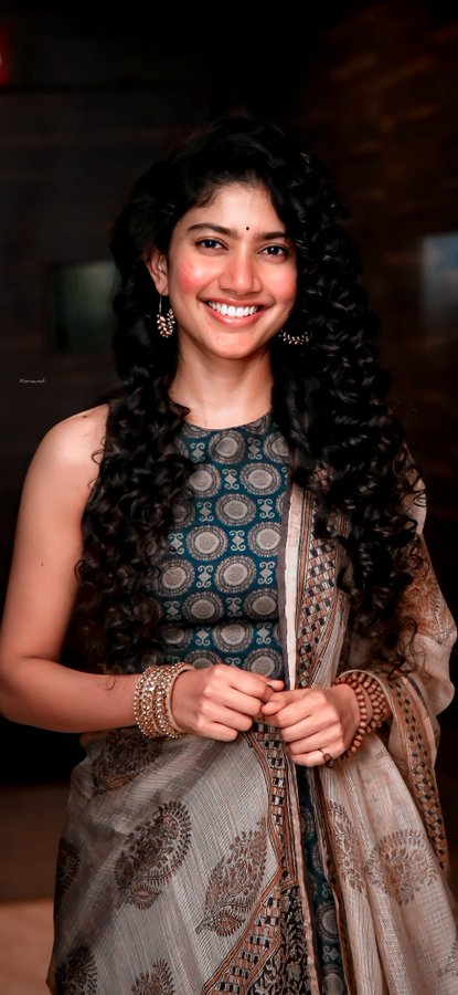BrindaHere's tweet photo. #GargiFromJuly15 | #Gargi | #AishwaryaLekshmi @2D_ENTPVTLTD | @Sai_Pallavi92 | @SakthiFilmFctry @kaaliactor | @prgautham83 | #16thAug | #SaiPallavi #GargiTrailer https://t.co/FLDGyMq8yw