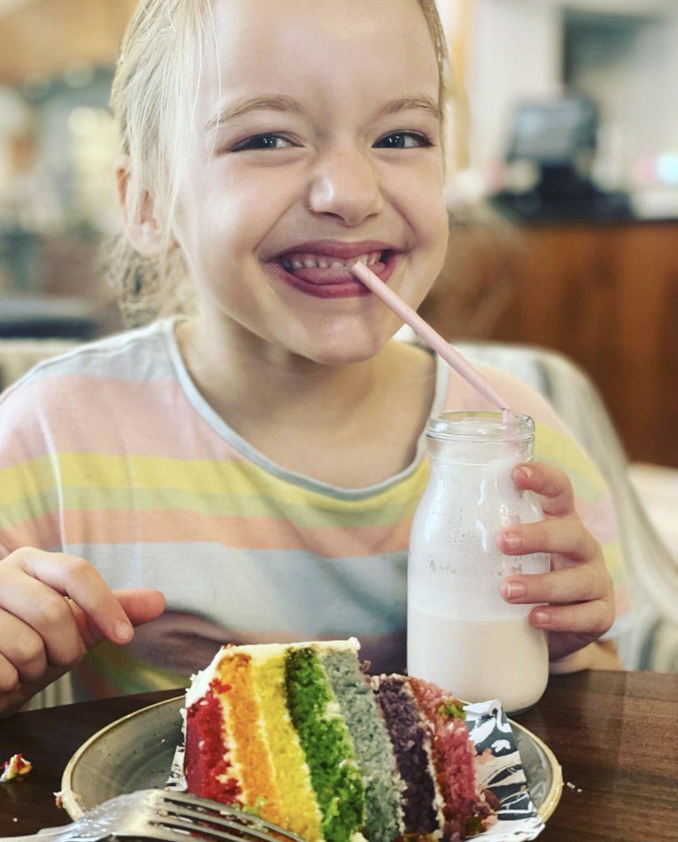 When the cake &amp; shake tastes that good 😍😁🍰

📸 @hannahsullivan_h