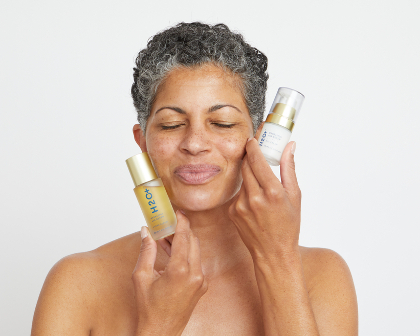 H2OPlusUSA's tweet photo. 💛 Age Renew not only delivers skin-smoothing results, but also a light natural scent that's a feast for the senses 💛✨

Shop the collection on Amazon. https://t.co/U3xCH7wZHt