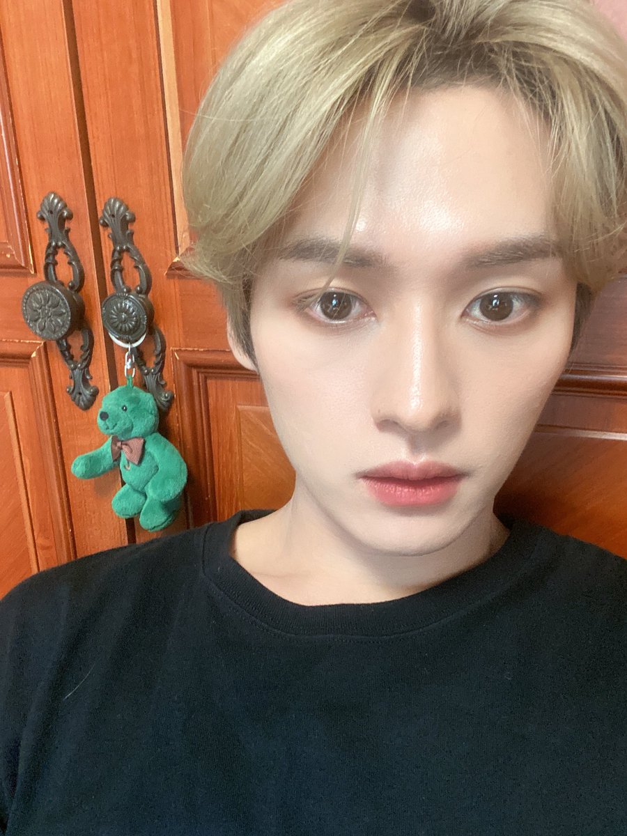 linosbbles's tweet photo. 220816 [💭] 8:36pm KST

[photo]

green bear https://t.co/ll5ppleezs