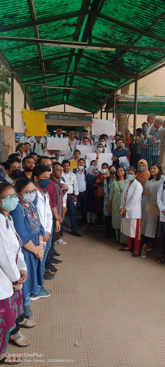 Whytcoatsoldier's tweet photo. Bihar MBBS interns have been toiling meticulously to save the lives of people &amp; their immense efforts amounts to a meagre wage of Rs. 500 per day. We demand raise in stipend urgently
#RAISE_BIHAR_MBBS_INTERN_STIPEND @yadavtejashwi @officecmbihar @NitishKumar @BiharHealthDept https://t.co/0x2VCEYGyY