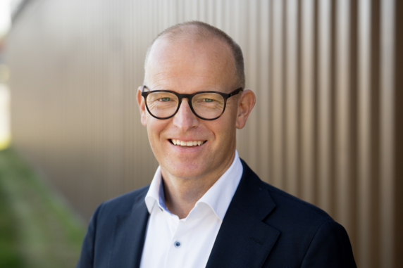 Kartverket (@kartverket) on Twitter photo Kart som redder liv og kart som gir bedre kunnskap i klimaendringenes tid. Kartverkssjef <a href="/johnnywelle/">Johnny Welle</a> i debatten til <a href="/knowitab/">Knowit Group (publ)</a> sammen med <a href="/HalogenAS/">Halogen AS</a>, <a href="/Datatilsynet/">Datatilsynet</a>, <a href="/www_ks_no/">#KS</a>, <a href="/km_dep/">Kommunal- og distriktsdepartementet</a> kl. 11 på Torvet 📍 program.arendalsuka.no/event/user-vie… #digitalisering #beredskap #arendalsuka2022 Kart som redder liv og kart som gir bedre kunnskap i klimaendringenes tid. Kartverkssjef <a href="/johnnywelle/">Johnny Welle</a> i debatten til <a href="/knowitab/">Knowit Group (publ)</a> sammen med <a href="/HalogenAS/">Halogen AS</a>, <a href="/Datatilsynet/">Datatilsynet</a>, <a href="/www_ks_no/">#KS</a>, <a href="/km_dep/">Kommunal- og distriktsdepartementet</a> kl. 11 på Torvet 📍 program.arendalsuka.no/event/user-vie… #digitalisering #beredskap #arendalsuka2022