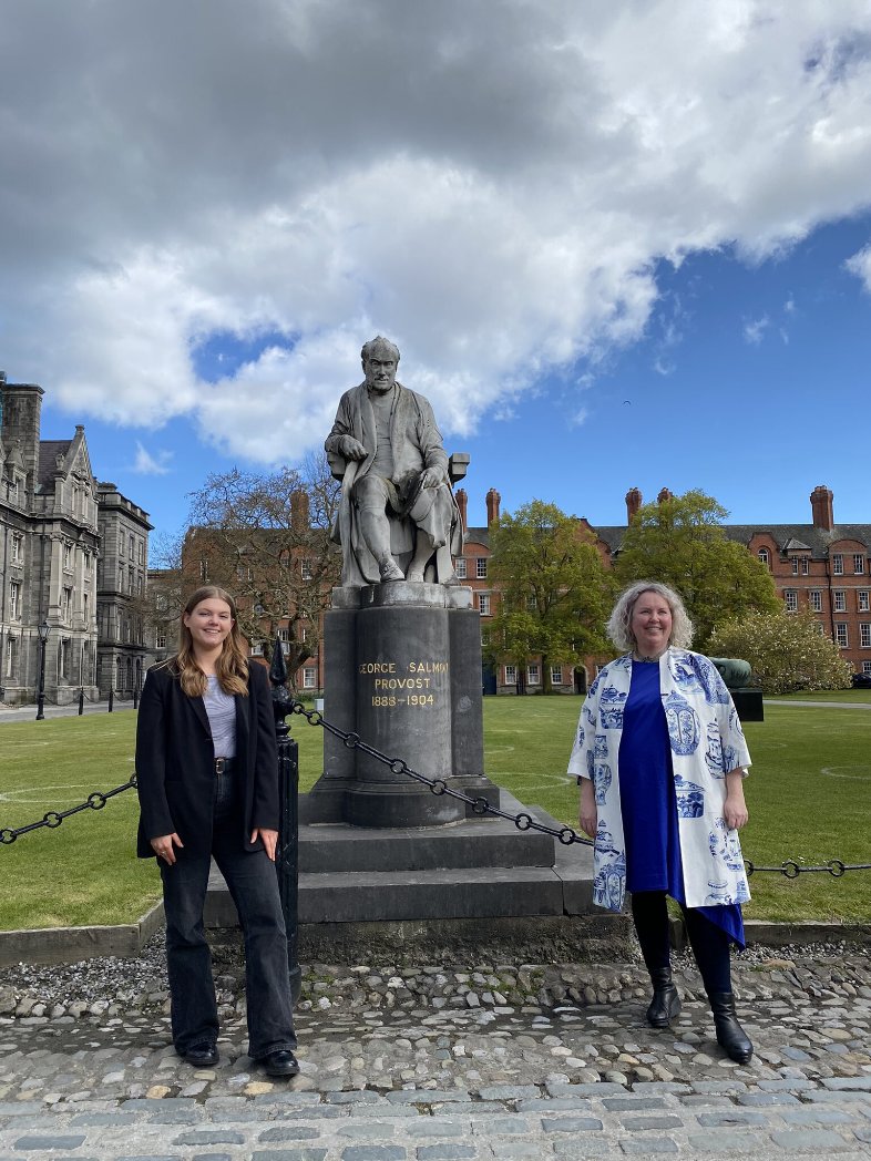 The image below captures the 1st female Provost of @tcddublin, Dr. @LindaDoyle, & former @tcdsu President, @LeahKeogh5, standing in front of Provost George Salmon who famously quoted - “Over my dead body will women enter this college”. #TrinityToday #InspiringGenerations
