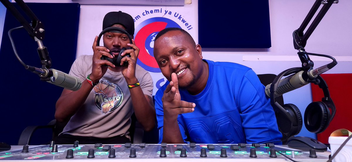 Fahali ni wawili lakini show ni moja #MsetoHipHopTuesday na King <a href="/mzaziwillytuva/">Mzazi Willy M. Tuva</a> na Rais wa mixx <a href="/djflashkenya/">DJ Flash Kenya</a> 1pm-4pm. Upo?

#MsetoHipHopTuesday
#RadioNumberOne