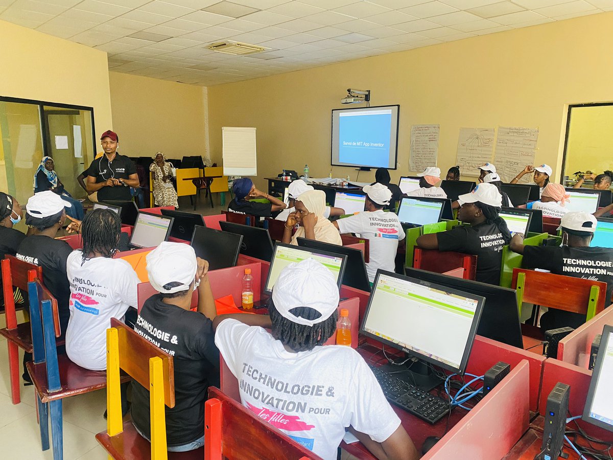 mjangalesenegal's tweet photo. #Eduque 📚
#Encourage👏
#Empower🙋♀️
Nous travaillons en collaboration avec UNICEF SENEGAL sur un bootcamps intensive d’une semaine avec 50 filles de kolda, une ville situé à #700km de #Dakar pour renforcer la capacité des filles dans le #numérique, https://t.co/vSuLYztEEd