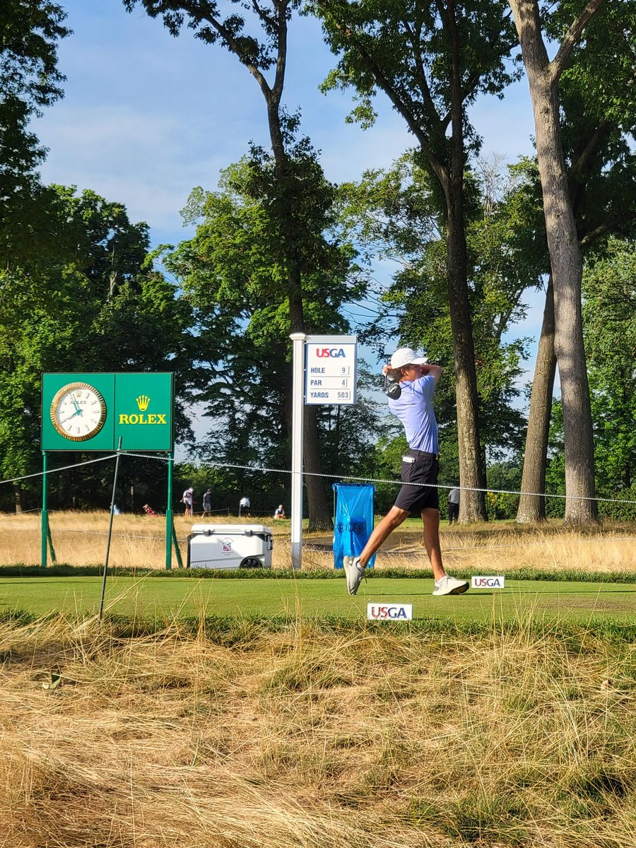 hsegolf's tweet photo. So proud of @ColeStarnes27!!! 🎉 Round 2 of the @USGA US Amateur today — amazing to see that HSE bag @rccgolf! 1:07 tee time today…GO GET IT, Cole!!! 🏌🏽‍♂️⛳️ 

Follow along: https://t.co/6ueGxE1knz

@HSEAthletics @HSESchools @indianahsgolf https://t.co/uXsTA60u0P