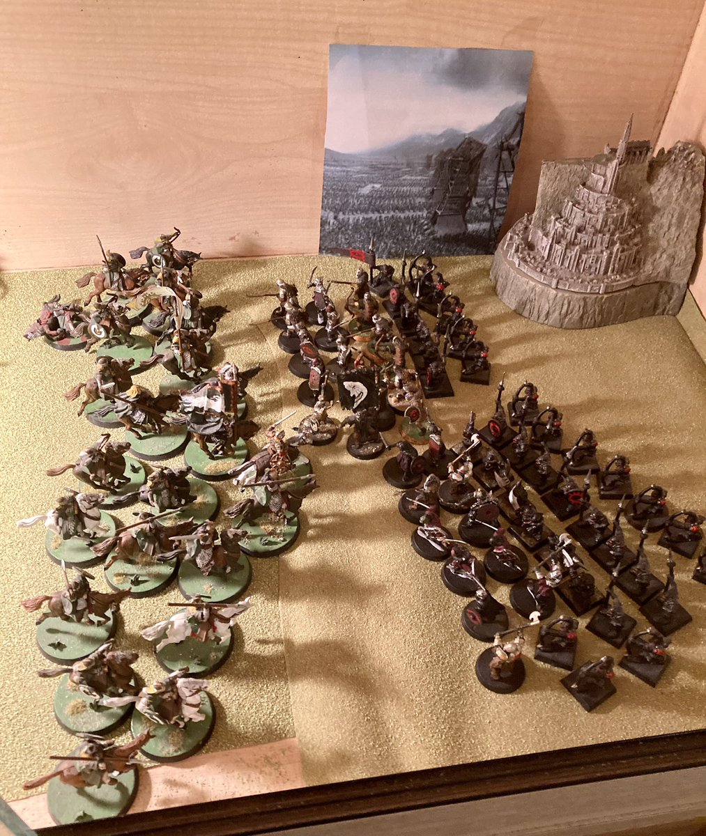 ServiliusPulex's tweet photo. Dug out a load of my old #mesbg minis. Going to try and make a nice diorama of the charge of the Rohirrim at the Pelennor fields. Lots more work to do but it’s a start. @WarComTeam #WarhammerCommunity #LOTR #PelennorFields https://t.co/hiUTzut4Bc