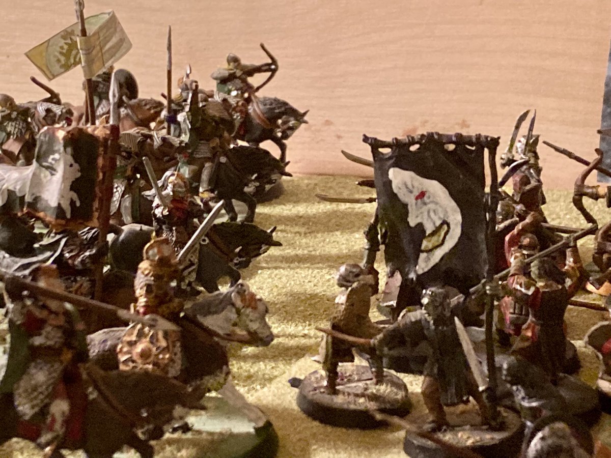 ServiliusPulex's tweet photo. Dug out a load of my old #mesbg minis. Going to try and make a nice diorama of the charge of the Rohirrim at the Pelennor fields. Lots more work to do but it’s a start. @WarComTeam #WarhammerCommunity #LOTR #PelennorFields https://t.co/hiUTzut4Bc