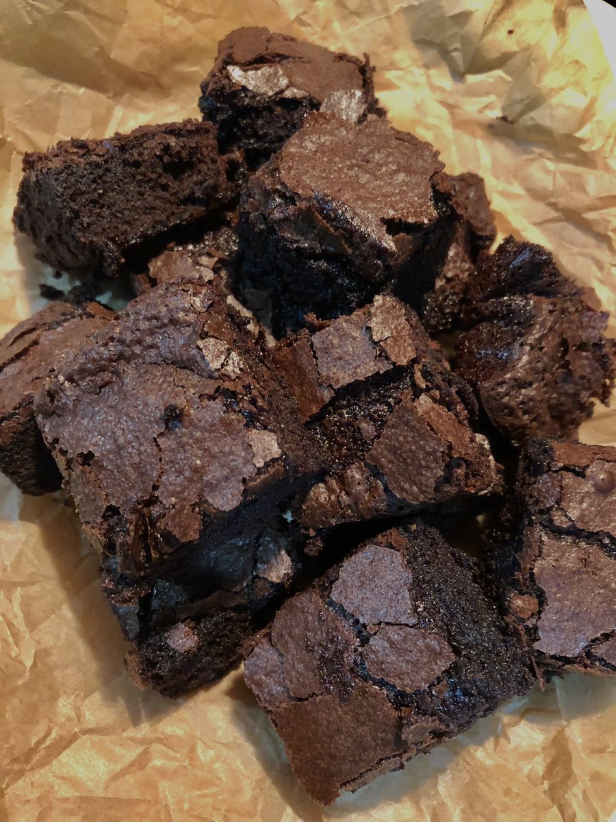 ryujinscart's tweet photo. 🎧 — wts lfb dessert bites ph 
wannabake’s super brownies ! 

₊˚ 100 php per pack + pf + lsf 
    10 pcs per pack ! 
    dm if u want to gift to someone 🫂
    2 days preparation ! dop payo https://t.co/Kanlr3YbDk