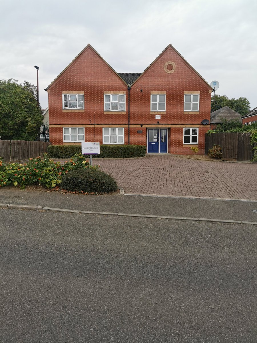Out and about on our estates in Wellingborough today 🏘️ ensuring our estates are clean,  tidy and safe places to live #greatestates #tacklingasb #safercommunities