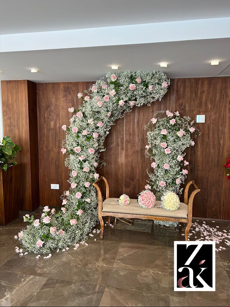 WarmIssa's tweet photo. #zakbyzakhiaissa #flowers #royal #magical #wedding #forinfo 70/196275 https://t.co/ghe8yADsfj