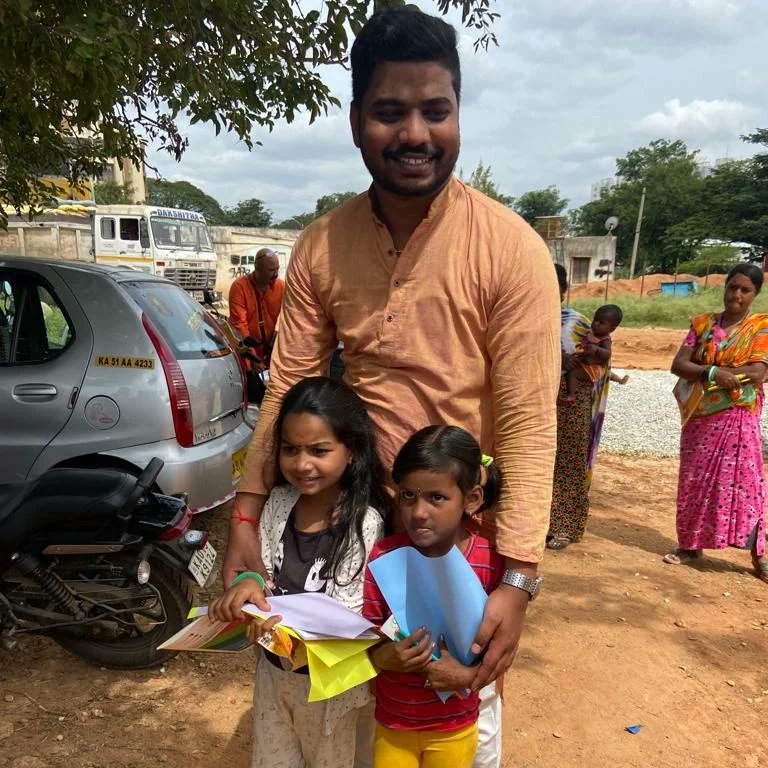 Khushiyaan_Org's tweet photo. #75azaadikaamritmahotsav celebration at our Bangalore Rotighar location๐ค
.
Thank you Bangalore Team for excellent execution ๐
.
#rotigharindia #rotighar #Kidsofrotighar #kindnessmatters #hungerfreekids #fighthunger #servinghumanity #servingkids #spreadlove #Saynotogohunger https://t.co/Ez0zxCRWDz