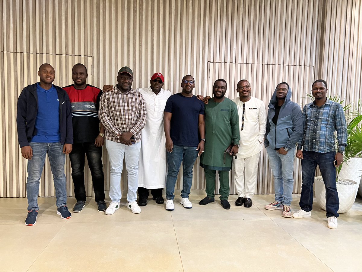 espace_gg's tweet photo. Moment de détente hier entre quelques chroniqueurs des @espace_gg et la direction générale 

#EspaceGG #Saison16 
@LamineGuirassy @MillimonoDjiba @AhmedKourouma11 @antoinekouroum1 @JacqLewa @MackaTraore1 https://t.co/OEhaIyMMbV