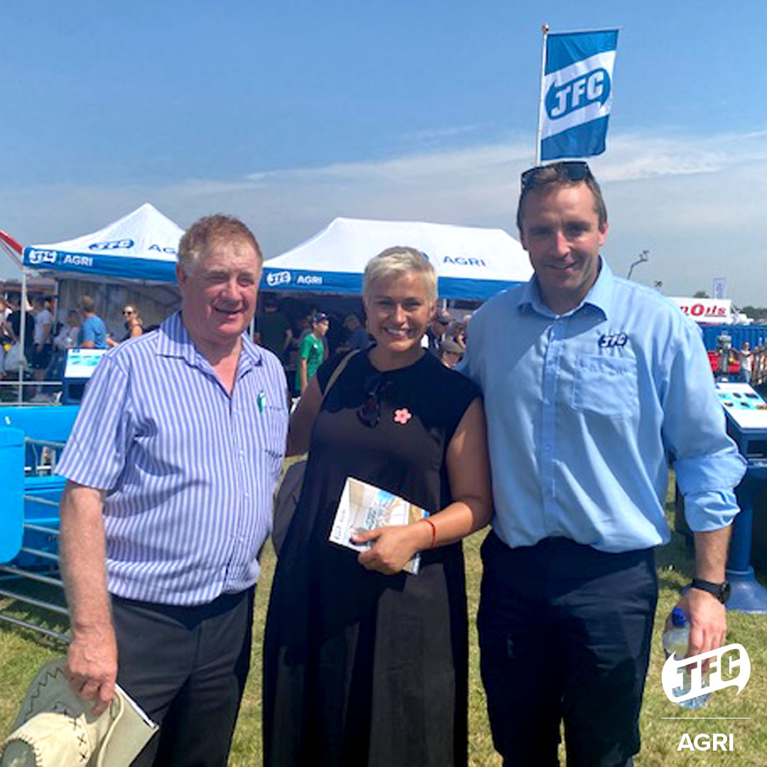 JFCAgri's tweet photo. Great to have former Rose of Tralee MEP @MariaWalshEU visit the team on Sunday at the @TullamoreShow
#TullamoreShow #JFCShow #JFConthefarm #JFCAgri #showseason https://t.co/m48zzJaJkG